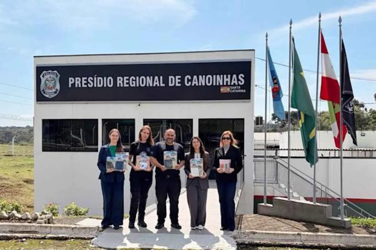 Ação solidária entrega 120 kits a filhos de detentos em Canoinhas
