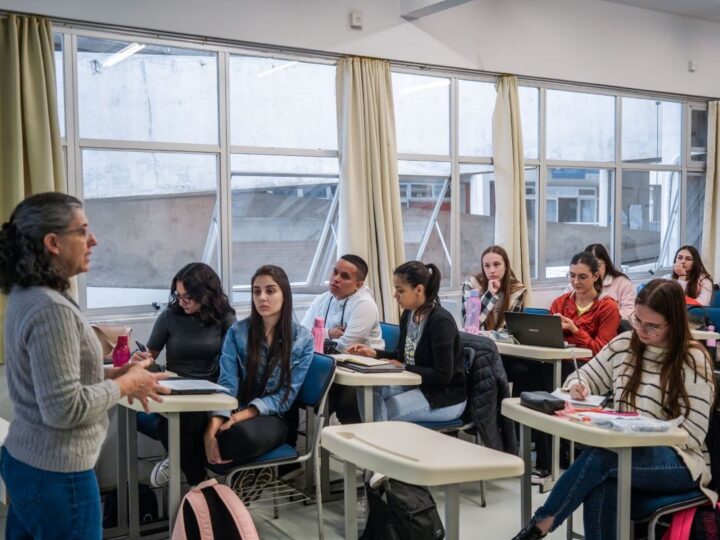 Governo de SC abre prazos para renovação de bolsas de estudo em 2027