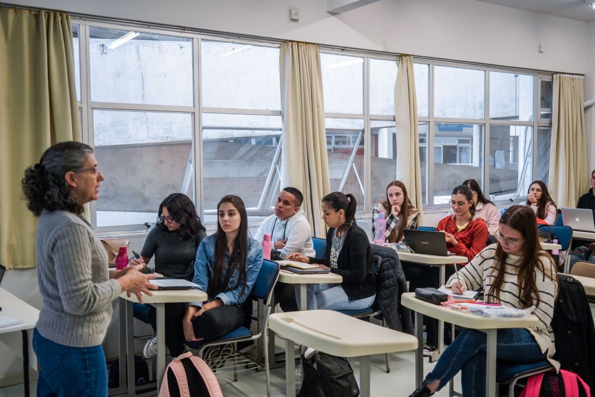 Governo de SC abre prazos para renovação de bolsas de estudo em 2027