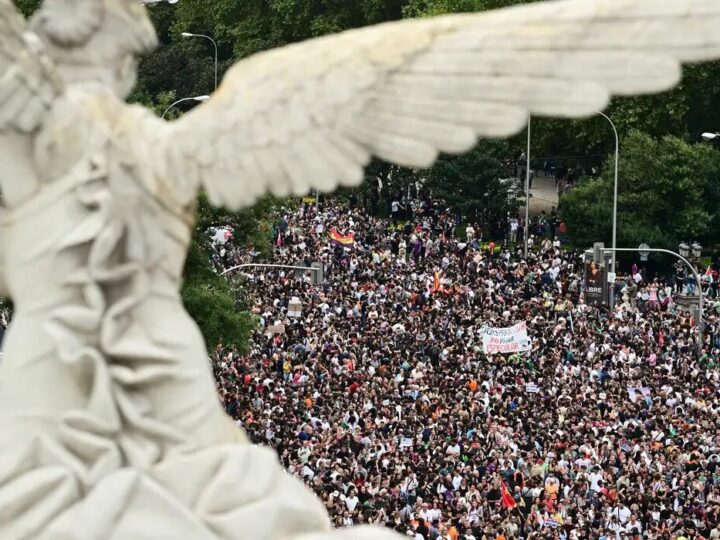Habitação: Espanha antecipa eleições; sindicatos chamam à greve geral
