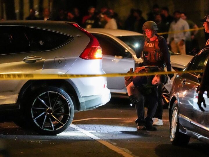 Homem é baleado pelo ICE dentro de carro em Nova York
