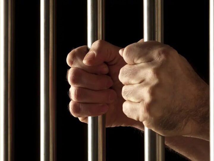 Homem com mandado de prisão em aberto é detido pela Polícia Militar em Canoinhas
