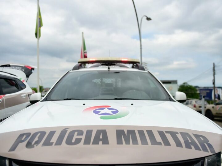 Suspeito de furto de carro morre em confronto com a PM após perseguição em SC