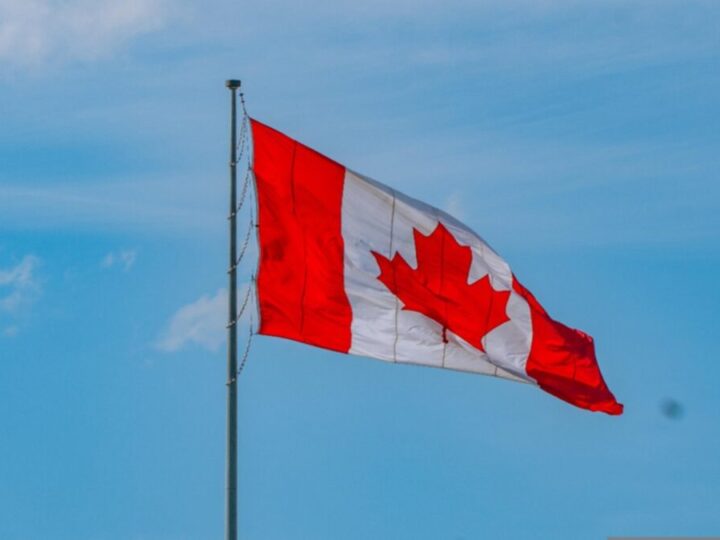 Incêndio em base militar no Canadá deixa mortos e feridos