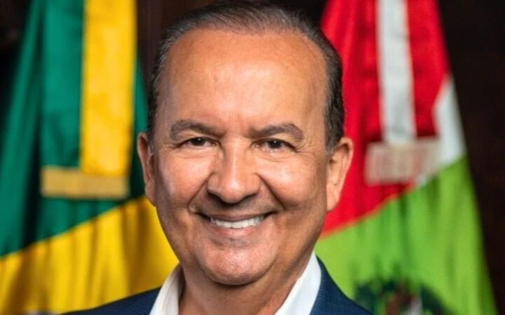 Jorginho Mello vence eleição e conquista segundo mandato em Santa Catarina