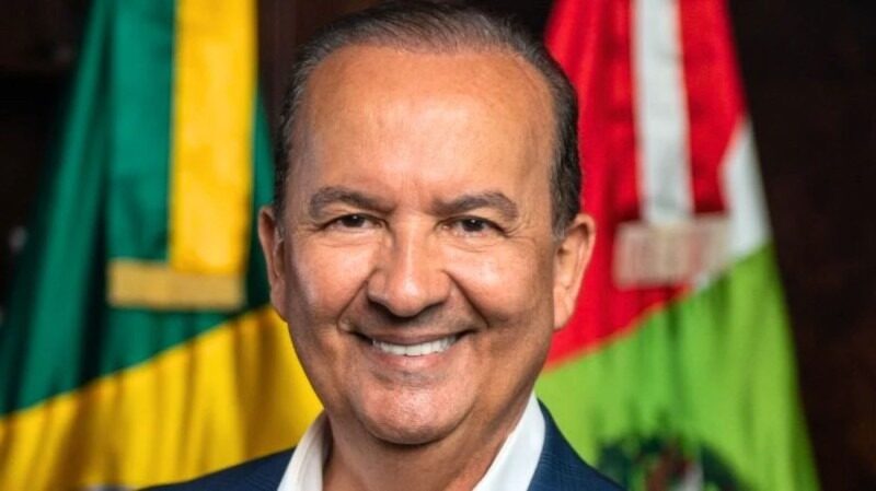 Jorginho Mello vence eleição e conquista segundo mandato em Santa Catarina
