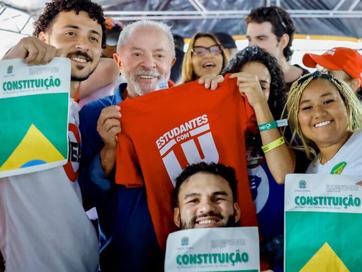 Lula promete Pé-de-Meia universitário em eventual novo governo