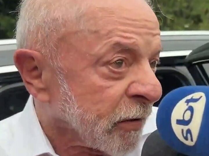 Lula, que tenta o 4º mandato e chegar a 16 anos no poder, ataca Flávio Bolsonaro antes de votar