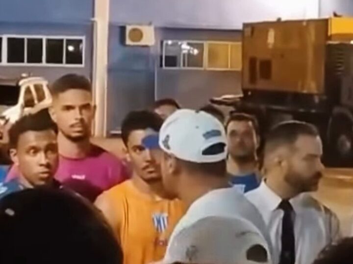 Mancha Azul cerca jogadores e presidente do Avaí em Florianópolis e dispara: “Uma série C, parabéns”