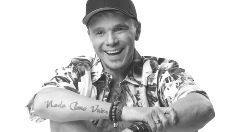 Morre Netinho, ícone do axé music, aos 60 anos