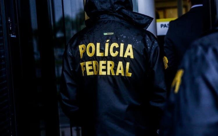Polícia Federal prende dupla em operação contra venda ilegal de cigarros eletrônicos em Chapecó