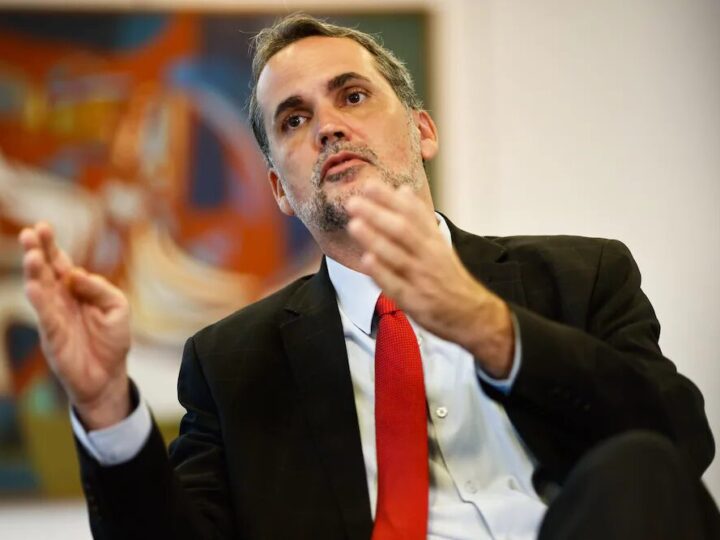 Orçamento federal sofre corte de R$ 16,1 bilhões com foco na educação e defesa