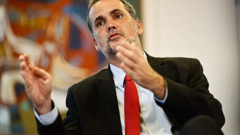 Orçamento federal sofre corte de R$ 16,1 bilhões com foco na educação e defesa