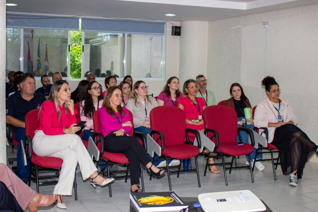 Imetro-SC realiza palestra de Outubro Rosa com atleta recordista