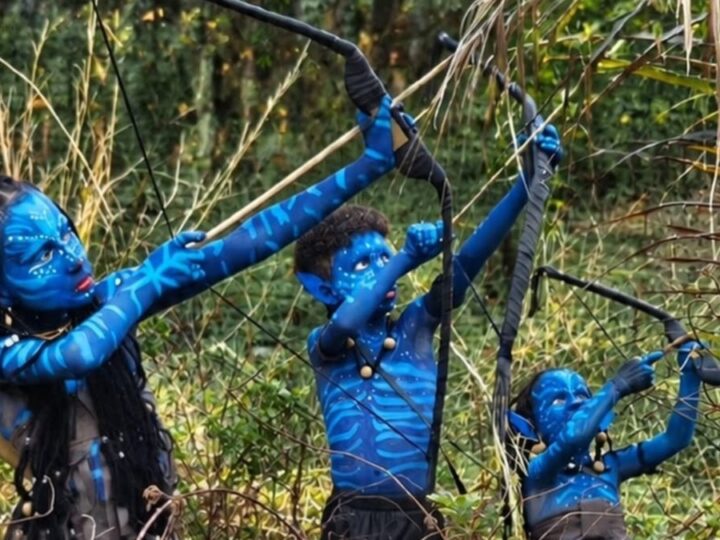 Pais levam o Dia da Fantasia na escola a outro nível e transformam filhos em personagens de Avatar