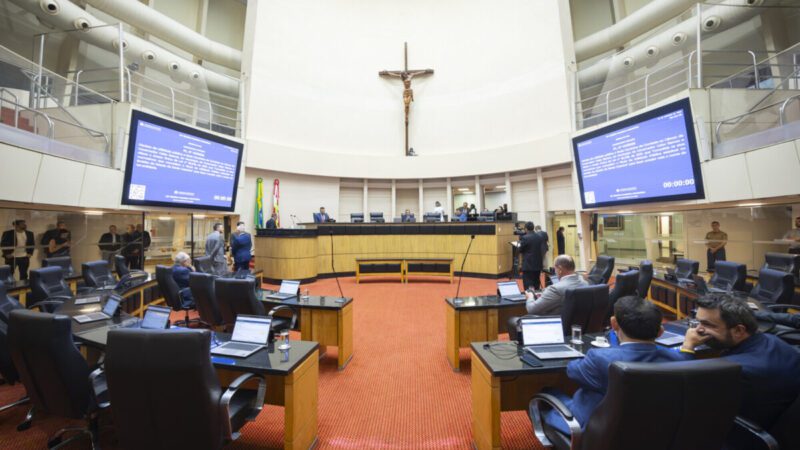 Alesc aprova mudanças em 321 emendas impositivas e doação de imóveis