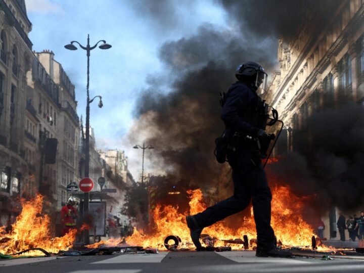 Onda de protestos contra custo de vida gera confrontos na França
