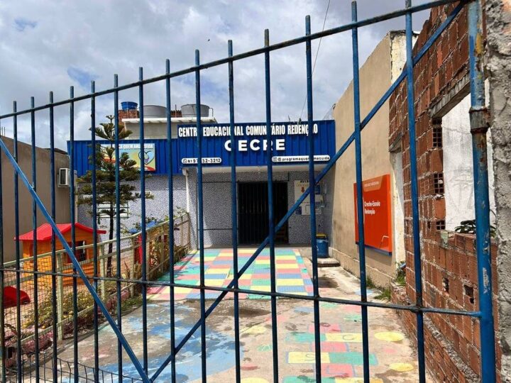 Proposta de voucher para creches de Flávio Bolsonaro resgata ideia do pai