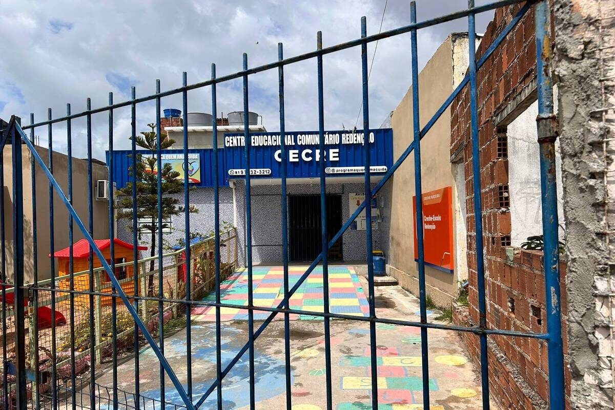 Proposta de voucher para creches de Flávio Bolsonaro resgata ideia do pai