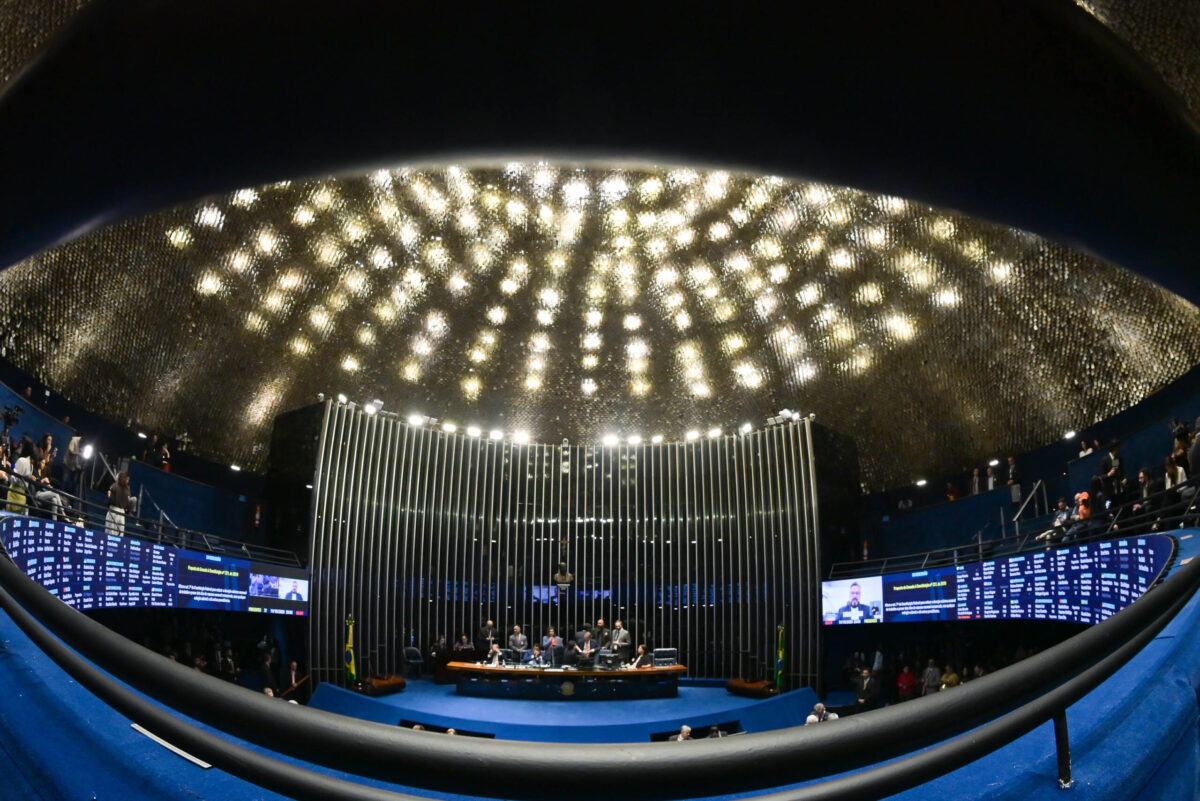 Senado aprova alta de 110% em adicional para servidores de fronteira