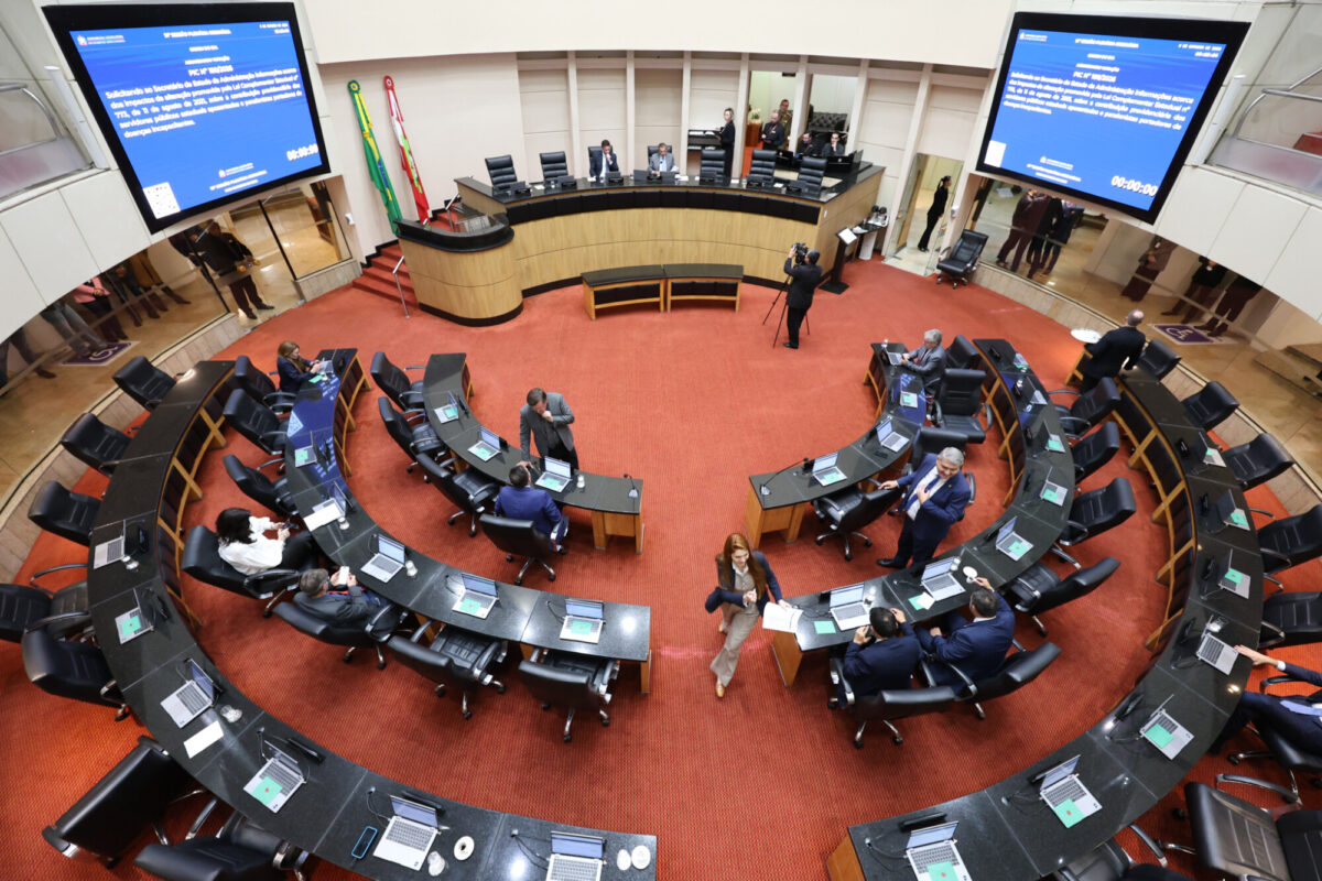 Assembleia de santa catarina debate eleições e políticas para mulheres