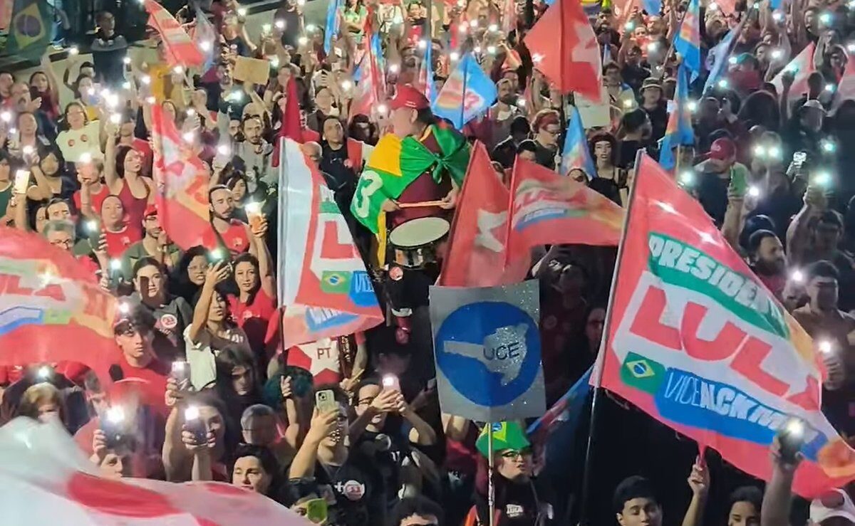 Décio Lima compara tamanho de ato pró-lula em Blumenau à oktoberfest