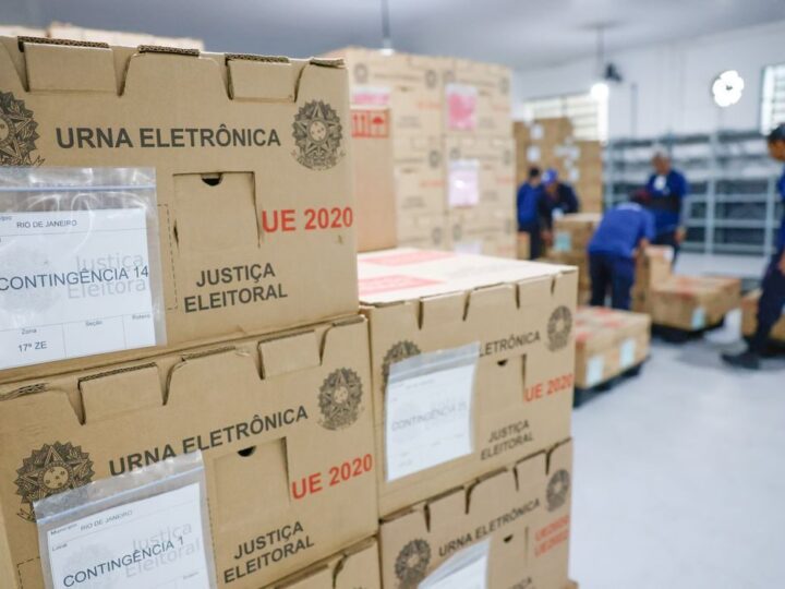 Tribunais eleitorais aceleram entrega de urnas e ajustes finais para o primeiro turno
