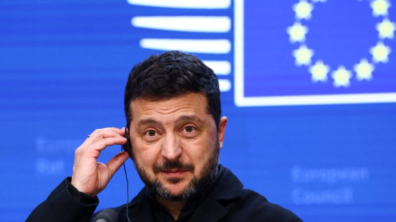 EUA retomam envio de dados de inteligência à Ucrânia, diz Zelensky