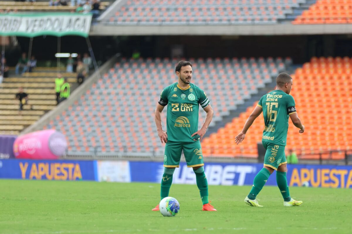 Yago Felipe brilha na Chapecoense e comenta sobre a camisa 88