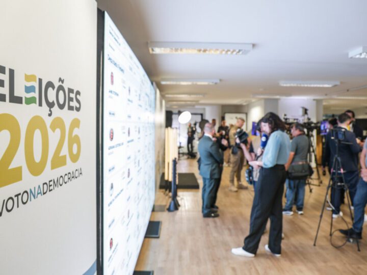 Eleições 2026 encerram com normalidade e baixa troca de urnas em SC
