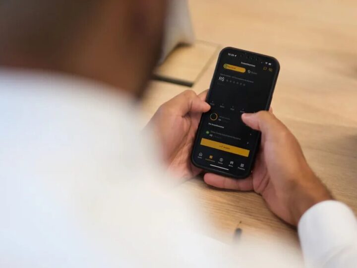 XP lança conta digital e de investimentos voltada para menores de idade